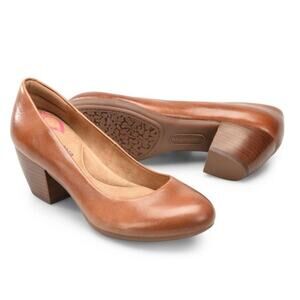 Comfortiva Amora Leather Pump - 9 1/2 M